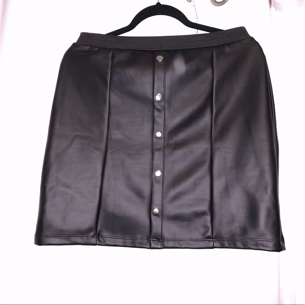 Pleather black mini skirt